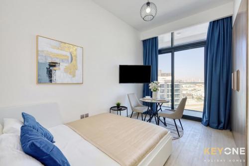 Elegant Living at Azizi Riviera Studio