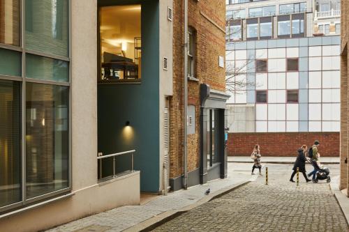 master Farringdon photo 29