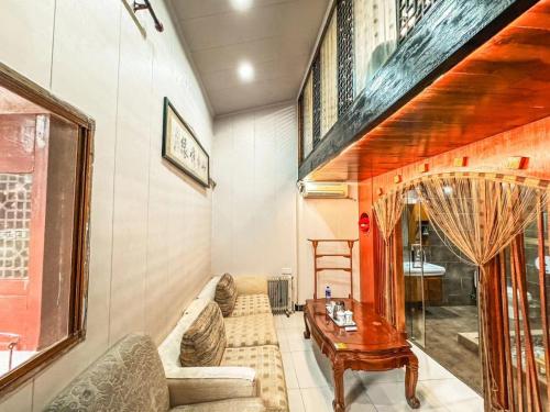 Khu vực ghế ngồi tại Shaoxing Laotaimen Luxun Native Place Youth Hostel