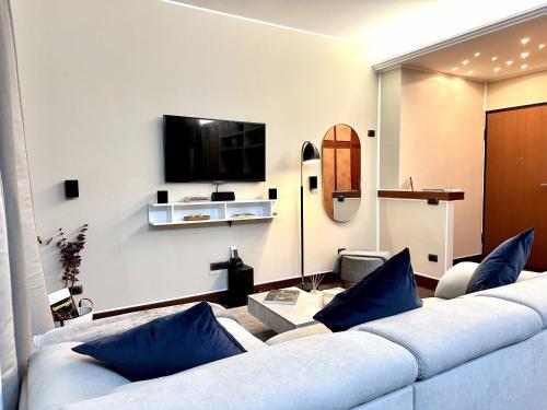 Deluxe Milano Flat Multi-Space & Private Terrace