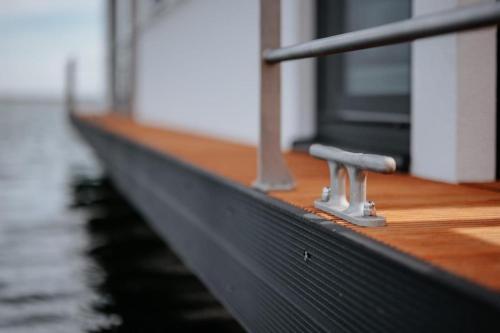 Φωτογραφία από το άλμπουμ του Hausboot Cosy Home - LP16 σε Laasow