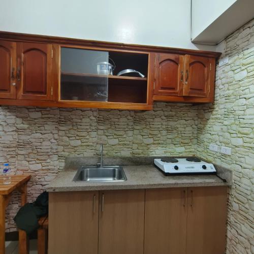 Ảnh trong thư viện ảnh của Affordable 2BR Condo with WIFI near town - 201 ở Baguio