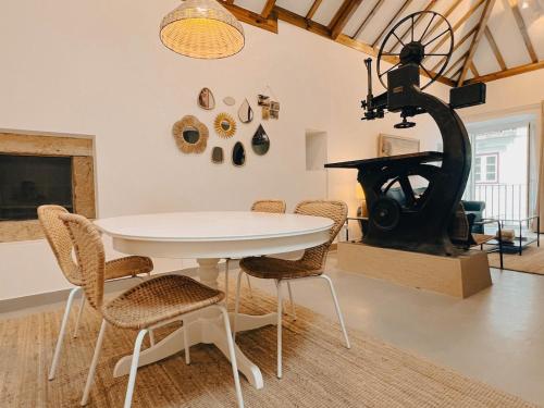 My Fair Lisbon - Unique Rustic Apartment near Príncipe Real