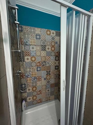 Un baño de Sofi House