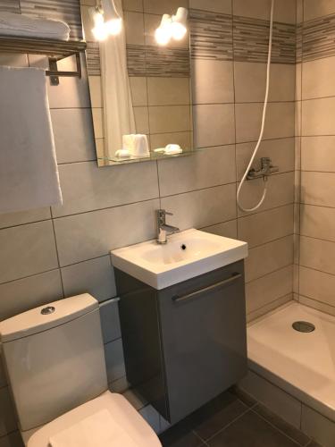 Koupelna v ubytování Hostellerie Le Mirabeau