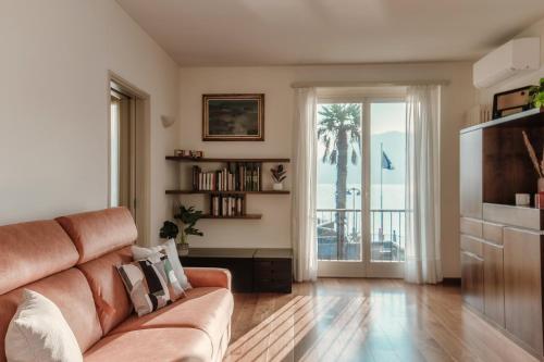 Χώρος καθιστικού στο Casa Cotima by Quokka 360 - Lakefront terrace