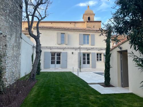 MAS MINA dans les Alpilles en Provence, pour 6 adultes, avec piscine privée, à Mouriès