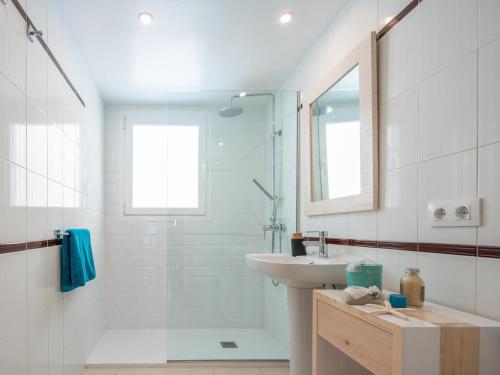 Et badeværelse på Apartment Voltor 1A By Sunvillas Mallorca