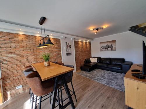 TAC - Sunset House