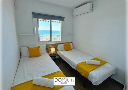 Postel nebo postele na pokoji v ubytování DOMuum Holidays - RODAS