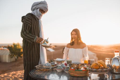 Mad i luksusteltet eller i nærheden