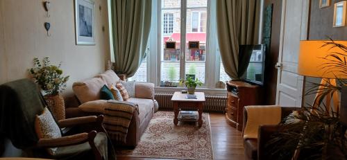Photo de la galerie de l'établissement Maison de Berry Bed & Breakfast, à Villedieu-les-Poêles