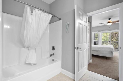 Newly Renovated 3BR at World Tour photo 46