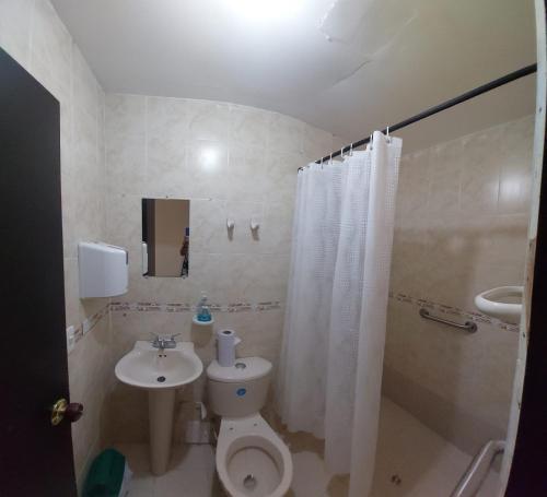 Koupelna v ubytování Hostal Los Alpes Cartagena