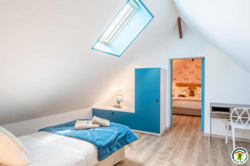 Gallery image of Miel et groseilles in Rogy