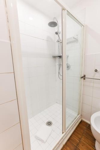 a bathroom with a shower and a sink at casa dolce casa in Rome