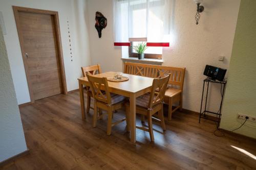 TV a/nebo společenská místnost v ubytování Ferienwohnung-Kappl
