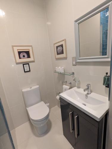 Central London Apartment - Great Location photo 102