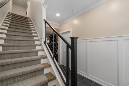 3 King Bd with Hot Tub & Minutes to Dollywood! photo 43