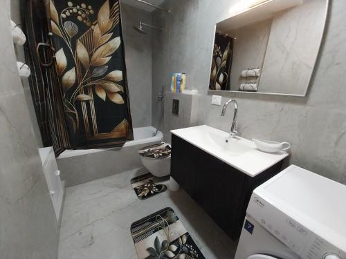 Un baño de אחוזת דבורה בבני ברק