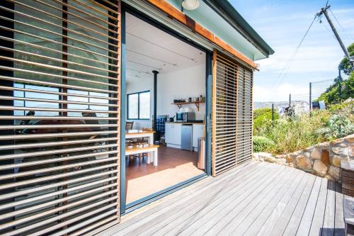 Μπαλκόνι ή βεράντα στο Modern Beach Apartment