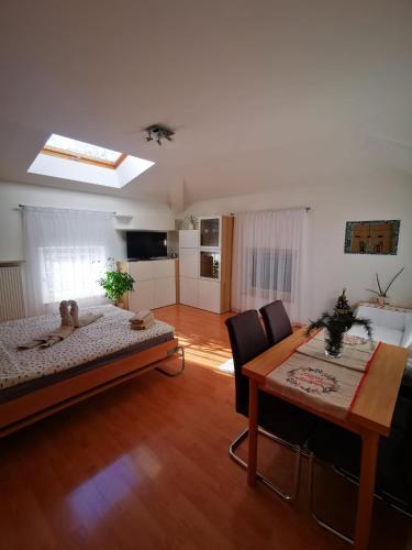 Ένα ή περισσότερα κρεβάτια σε δωμάτιο στο Apartment Anna