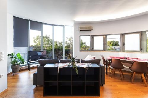 Andromeda-The Airport Home