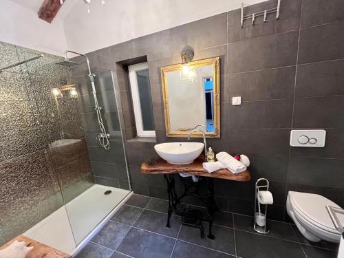 Kúpeľňa v ubytovaní Loft Apartment 122qm Center Sea view Rijeka