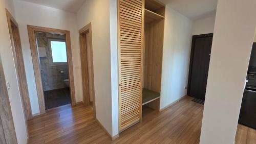a room with a closet with a toilet in it at Residence Giardino in Ugljan