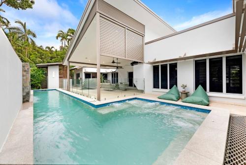 Kolam renang di atau dekat dengan Dune - Poolside Elegance near Parap Markets & Beach