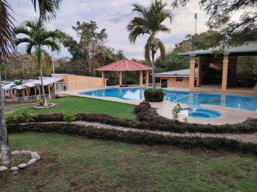 Πισίνα στο ή κοντά στο Villa jr 1 Private Jacuzzi near peñon guacalillo