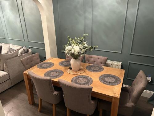 Un lugar para sentarse en The BEST house in Bury