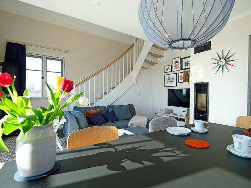 Televisyen dan/atau pusat hiburan di Time out Comfortable holiday residence