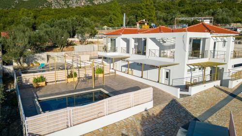 Villa Needa's - Life with private pool