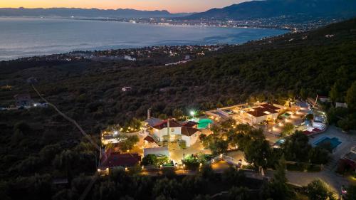 Villa Needa's - Life with private pool
