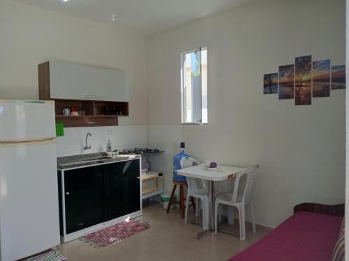 Η κουζίνα ή μικρή κουζίνα στο Flat Solife 3 Cabo Frio-Búzios