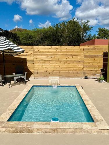 Πισίνα στο ή κοντά στο Escape to Villa Aguacate Farm Santa Isabel o Coamo