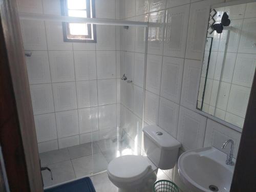 Et badeværelse på Temporada Capuba Jacaraípe ES