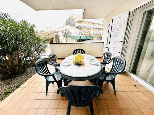 Playa. Amplio apartamento para 6 en Roses ubicación ideal