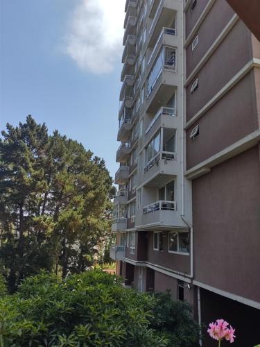 Το κτήριο όπου στεγάζεται  το διαμέρισμα
