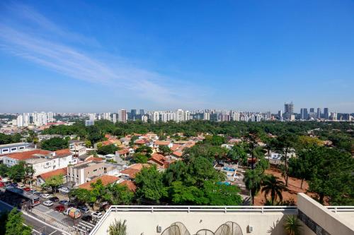 an aerial view of a city with tall buildings at Cobertura Penthouse no Alto da Boa Vista - Santo Amaro in Sao Paulo
