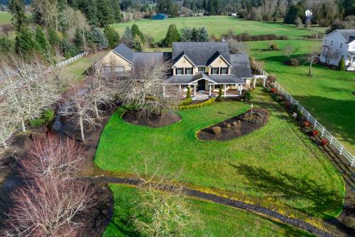 Κήπος έξω από το Bison Ridge Retreat - Spacious and in Nature