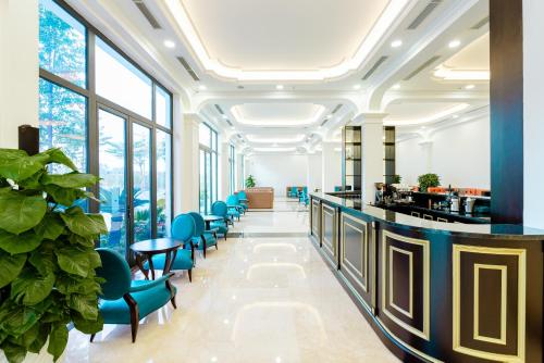 Lobi atau kawasan kaunter penerimaan di Adamo Hotel Hung Yen - Free Daily Access To The Jimjilbang