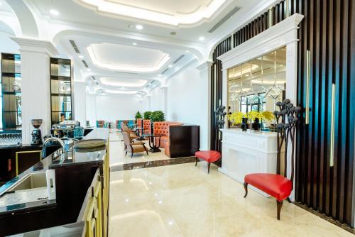 Ruang duduk di Adamo Hotel Hung Yen - Free Daily Access To The Jimjilbang