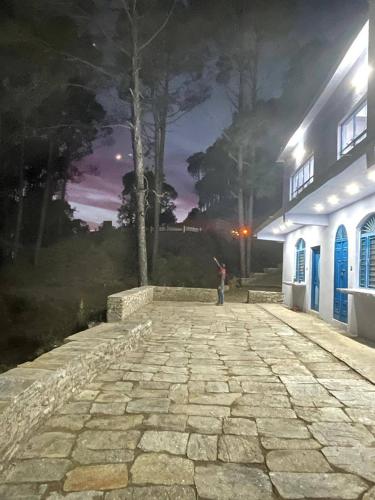 Το κτήριο όπου στεγάζεται  το δωμάτιο σε οικογενειακή κατοικία