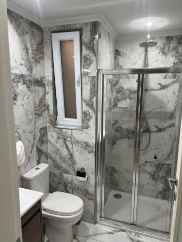 Koupelna v ubytování ALKA Luxury Penthouse Unit 11