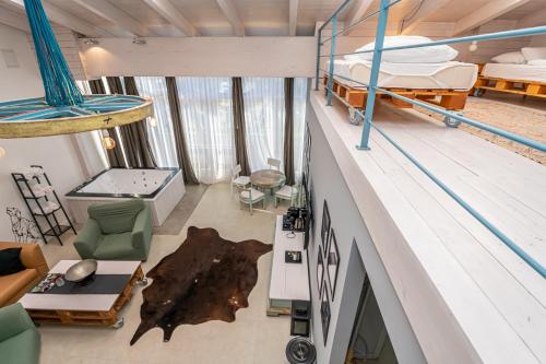 Posedenie v ubytovaní Renegade Hotel