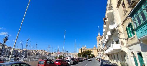 Nespecifikovaný výhled na destinaci Vittoriosa nebo výhled na město při pohledu z apartmánu