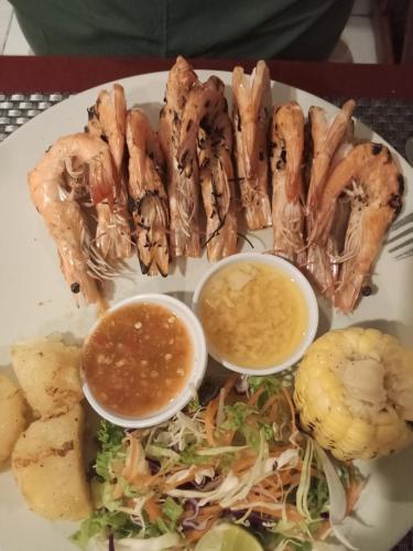 Makanan di atau berdekatan apartmen