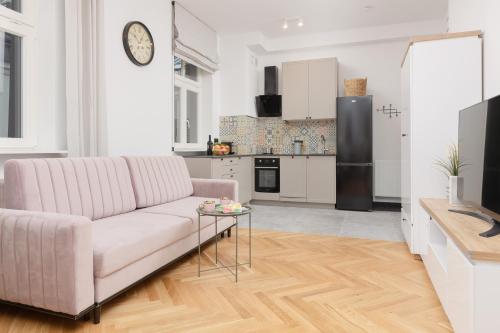 Kuchyňa alebo kuchynka v ubytovaní Praga Duplex Apartment Premium Warsaw by Renters Prestige